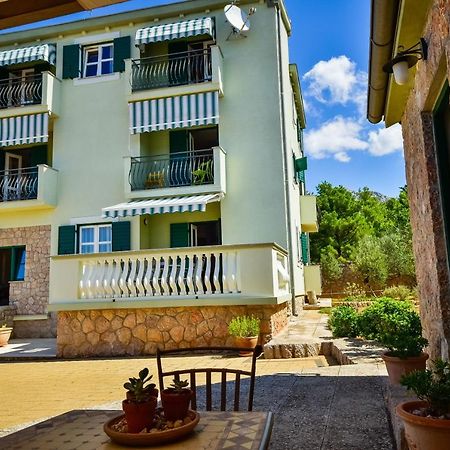 Апартаменти In Olive Garden Стариград-Паклениця Екстер'єр фото